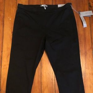 Black capris, Jennifer Lopez, size 16 NWT
